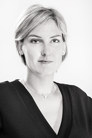 Portrait en entreprise de cadre supérieure